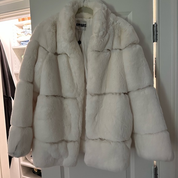 APPARIS faux fur coat - Picture 1 of 3